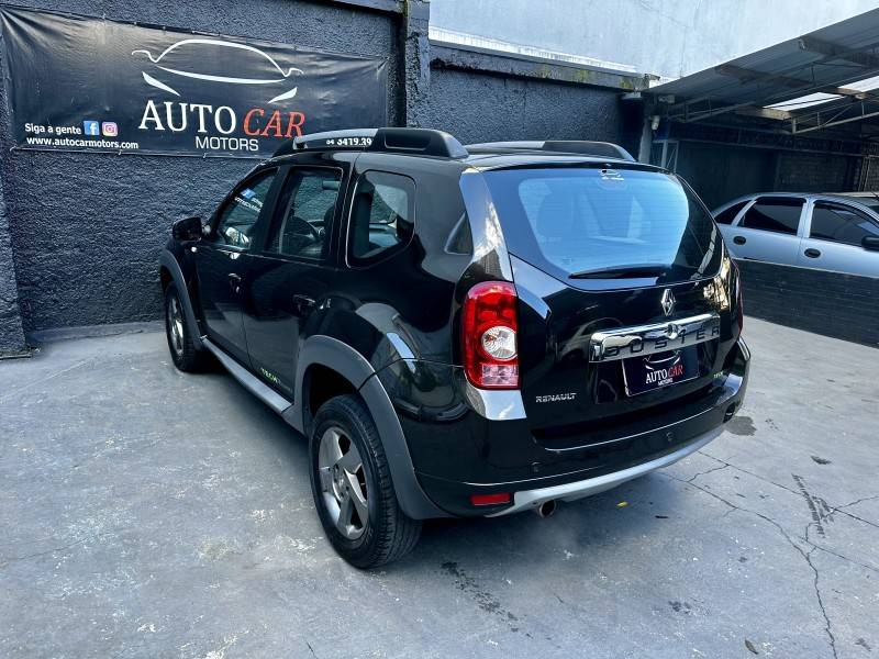 RENAULT - DUSTER - 2013/2014 - Preta - R$ 51.900,00