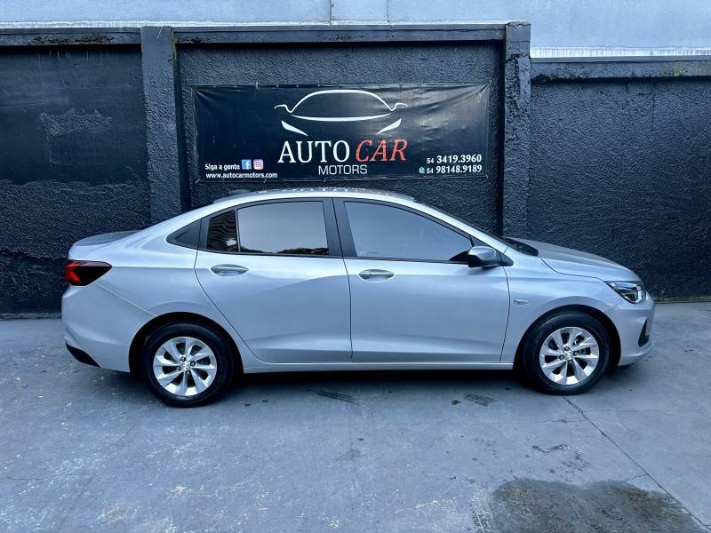 CHEVROLET - ONIX - 2019/2020 - Prata - R$ 75.900,00