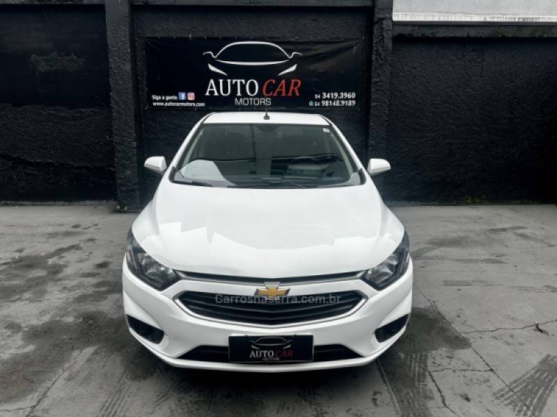 CHEVROLET - ONIX - 2016/2017 - Branca - R$ 56.800,00