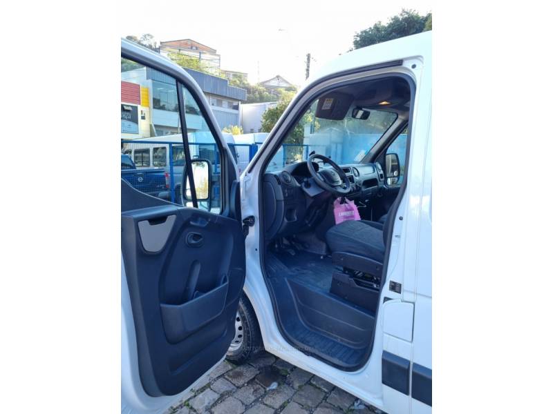 RENAULT - MASTER - 2021/2022 - Branca - R$ 178.900,00