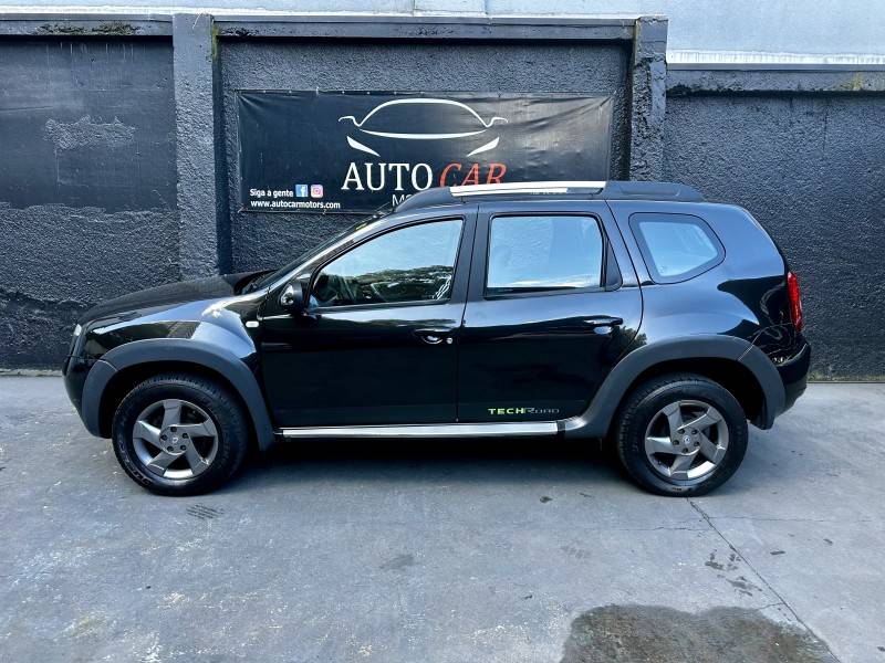 RENAULT - DUSTER - 2013/2014 - Preta - R$ 51.900,00