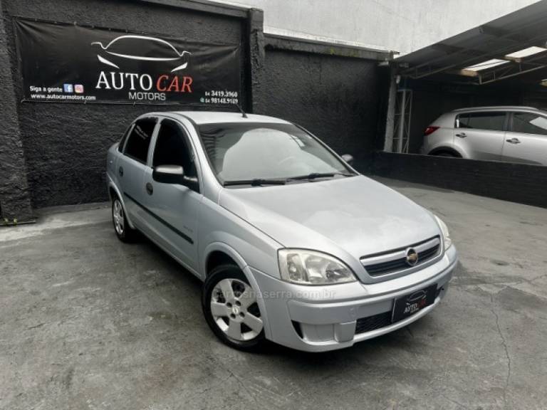 CHEVROLET - CORSA - 2008/2009 - Prata - R$ 25.900,00