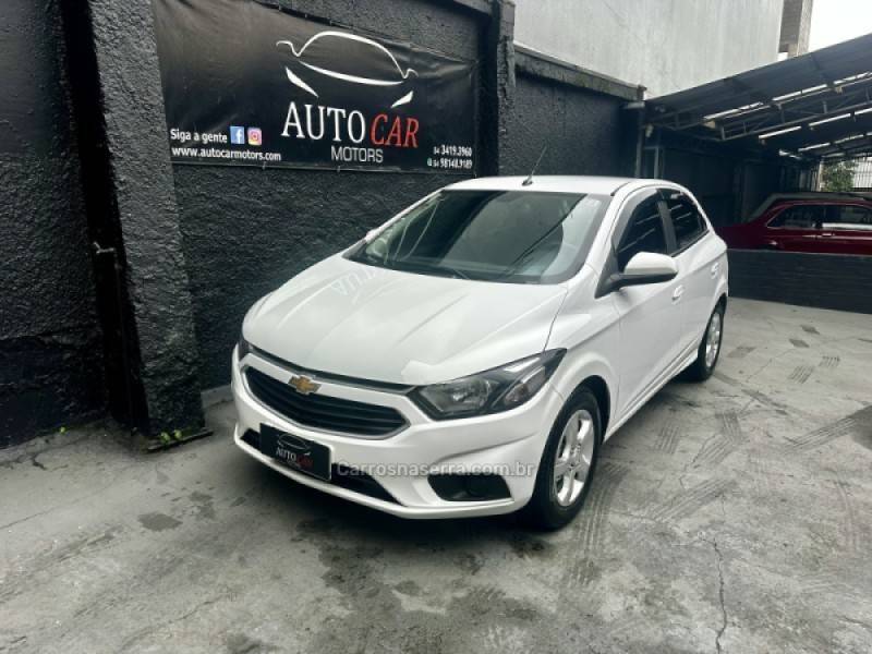 CHEVROLET - ONIX - 2016/2017 - Branca - R$ 56.800,00