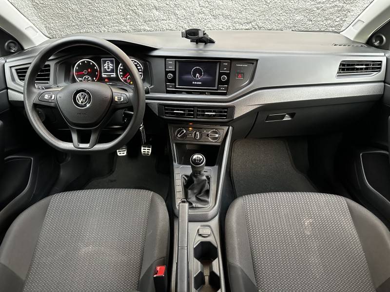 VOLKSWAGEN - POLO - 2021/2021 - Branca - R$ 70.900,00