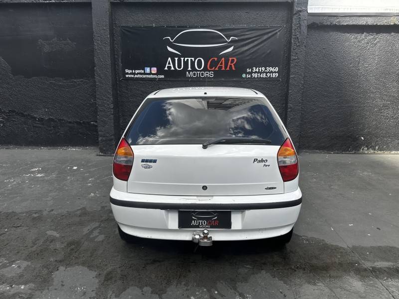 FIAT - PALIO - 2005/2006 - Branca - R$ 15.900,00