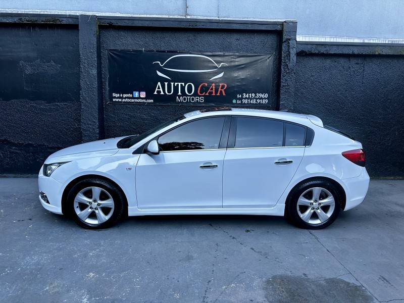 CHEVROLET - CRUZE - 2012/2013 - Branca - R$ 69.900,00