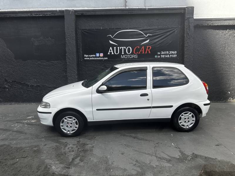 FIAT - PALIO - 2005/2006 - Branca - R$ 15.900,00