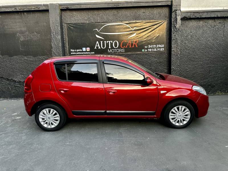 RENAULT - SANDERO - 2012/2012 - Vermelha - R$ 34.900,00