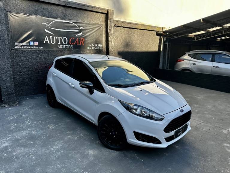 FORD - FIESTA - 2017/2017 - Branca - R$ 55.900,00