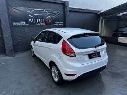 FORD - FIESTA - 2015/2016 - Branca - R$ 50.900,00