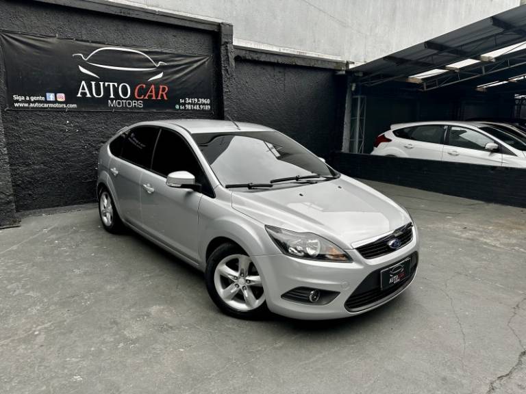 FORD - FOCUS - 2013/2013 - Prata - R$ 37.900,00