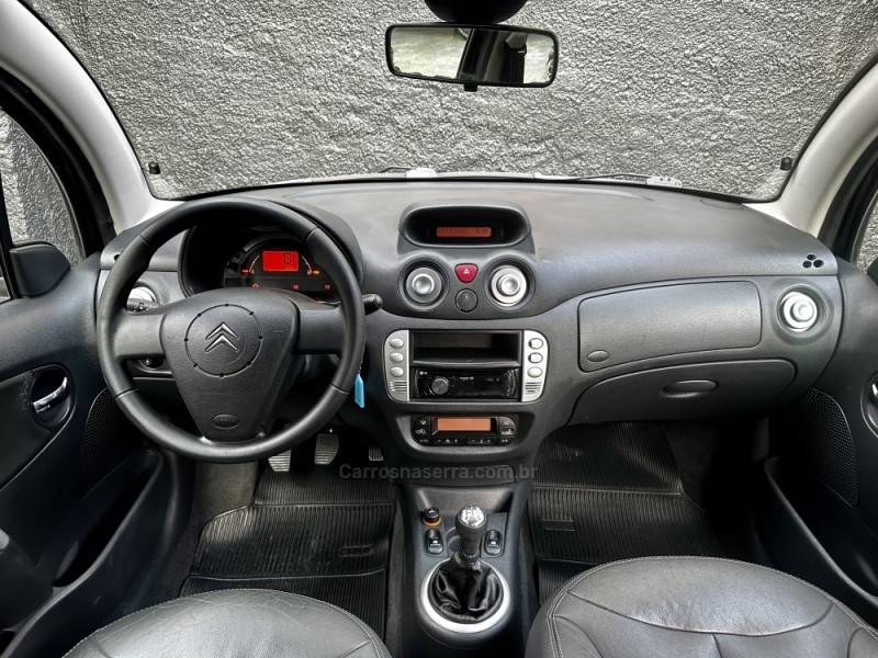 CITROËN - C3 - 2011/2012 - Preta - R$ 29.900,00