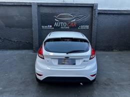 FORD - FIESTA - 2015/2016 - Branca - R$ 50.900,00