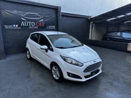 FORD - FIESTA - 2015/2016 - Branca - R$ 50.900,00