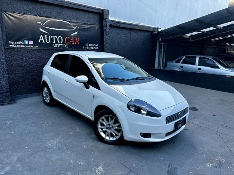 FIAT - PUNTO - 2012/2012 - Branca - R$ 36.900,00