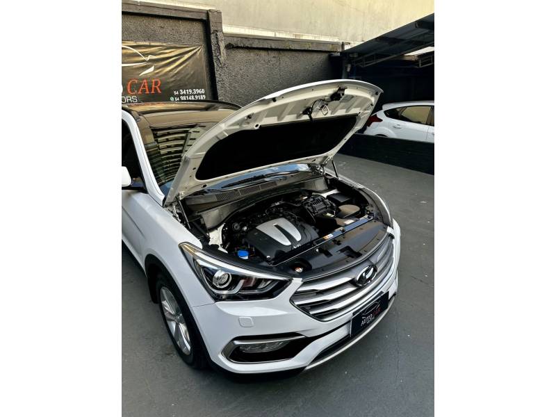 HYUNDAI - SANTA FÉ - 2017/2018 - Branca - R$ 135.900,00