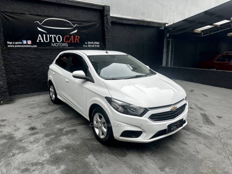 CHEVROLET - ONIX - 2016/2017 - Branca - R$ 56.800,00