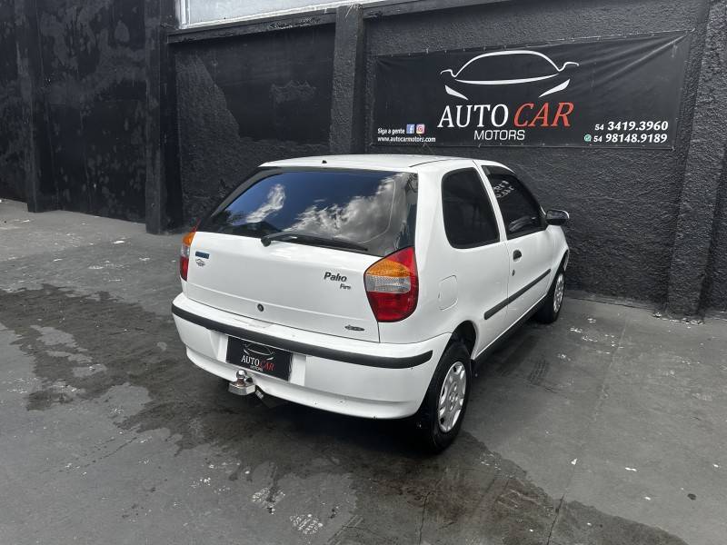 FIAT - PALIO - 2005/2006 - Branca - R$ 15.900,00