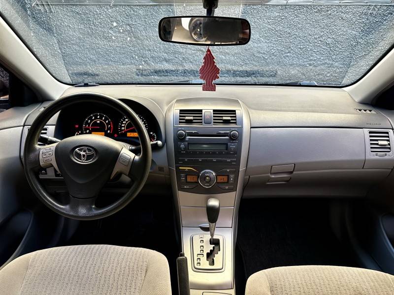 TOYOTA - COROLLA - 2009/2010 - Cinza - R$ 45.900,00