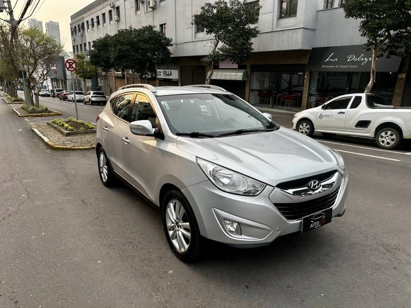 HYUNDAI - IX35 - 2011/2011 - Prata - R$ 61.900,00